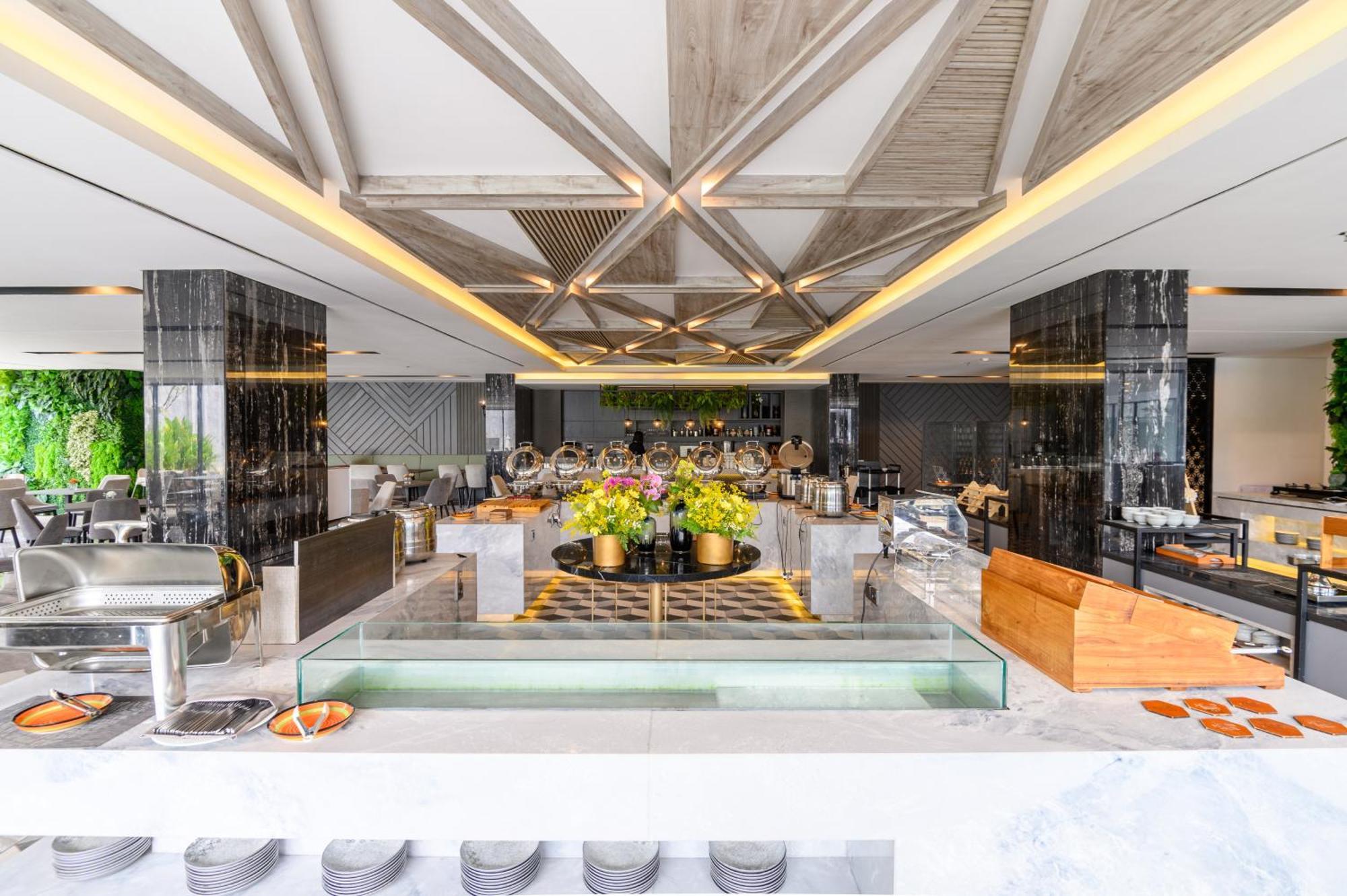 Aston Sorong Hotel & Conference Center エクステリア 写真