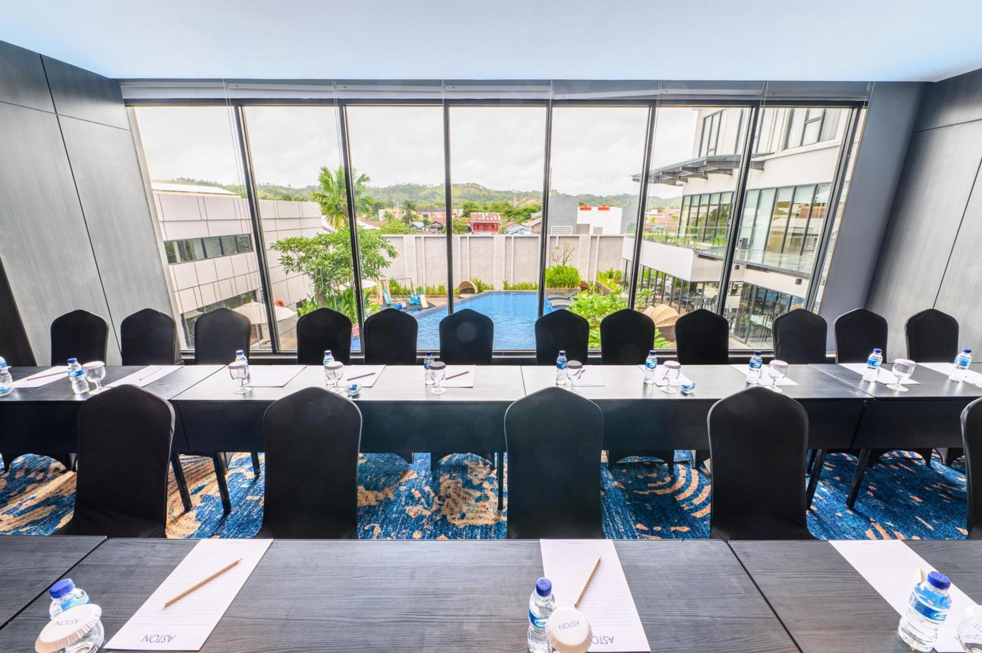 Aston Sorong Hotel & Conference Center エクステリア 写真