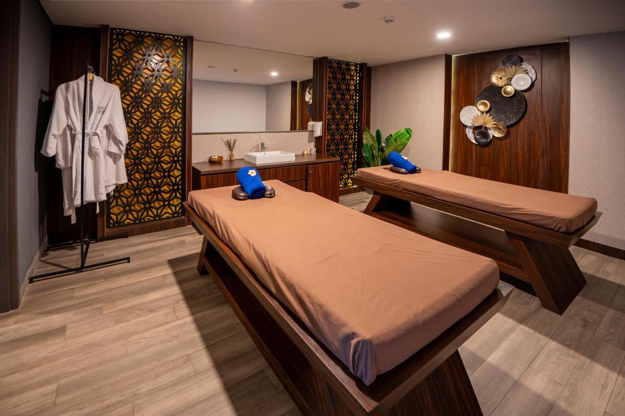 Aston Sorong Hotel & Conference Center エクステリア 写真