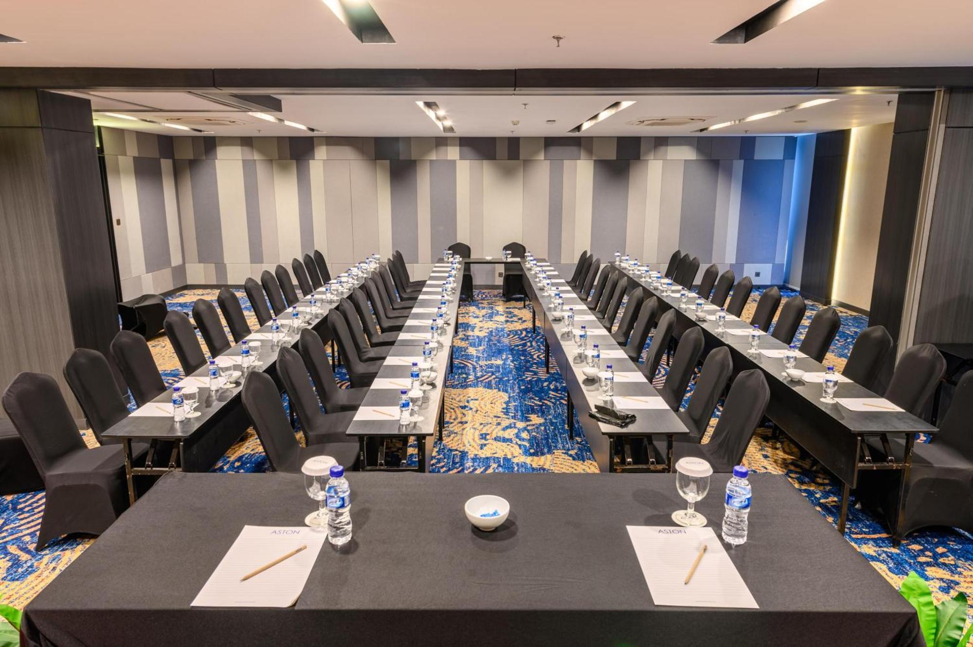 Aston Sorong Hotel & Conference Center エクステリア 写真