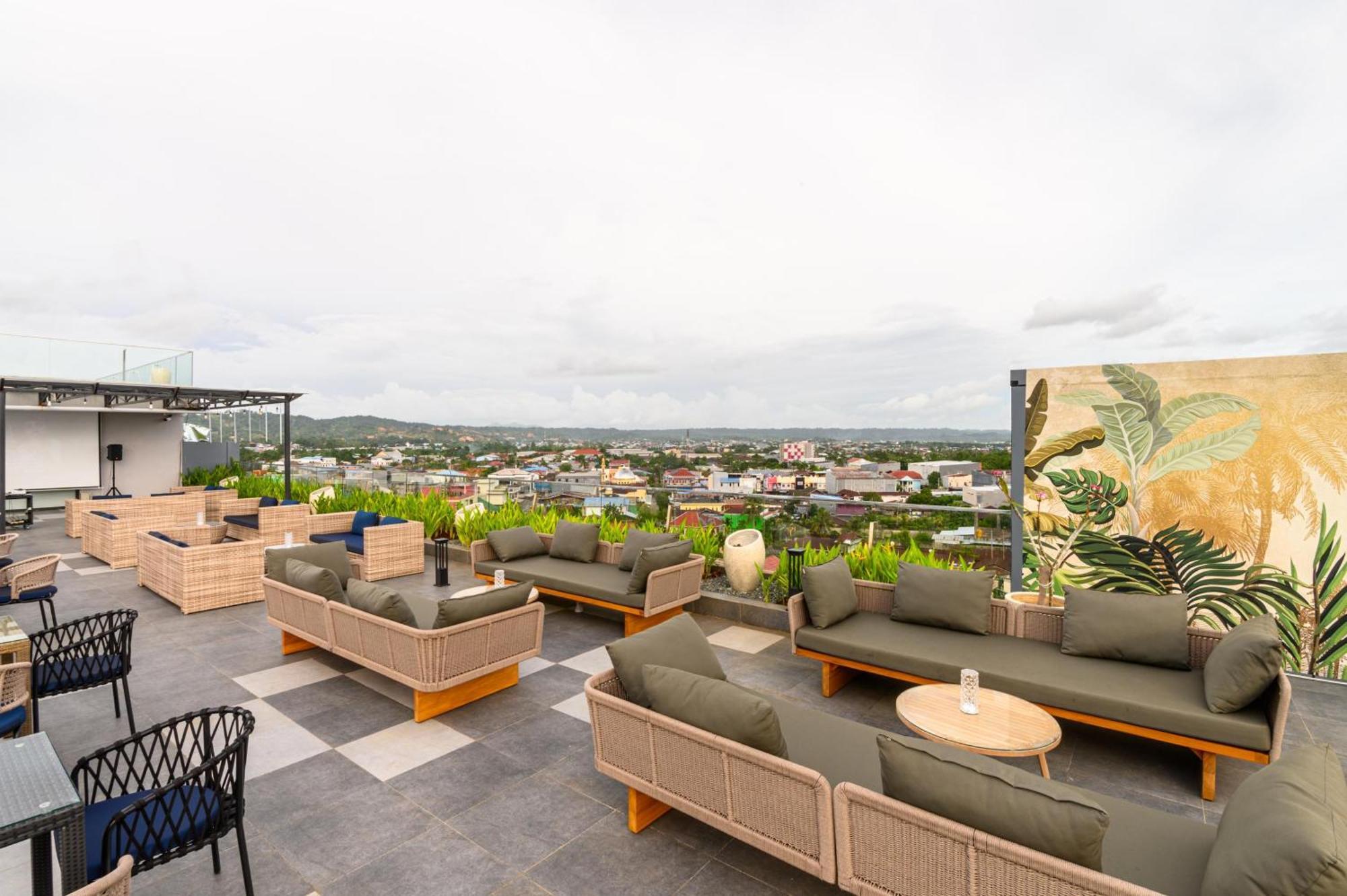 Aston Sorong Hotel & Conference Center エクステリア 写真