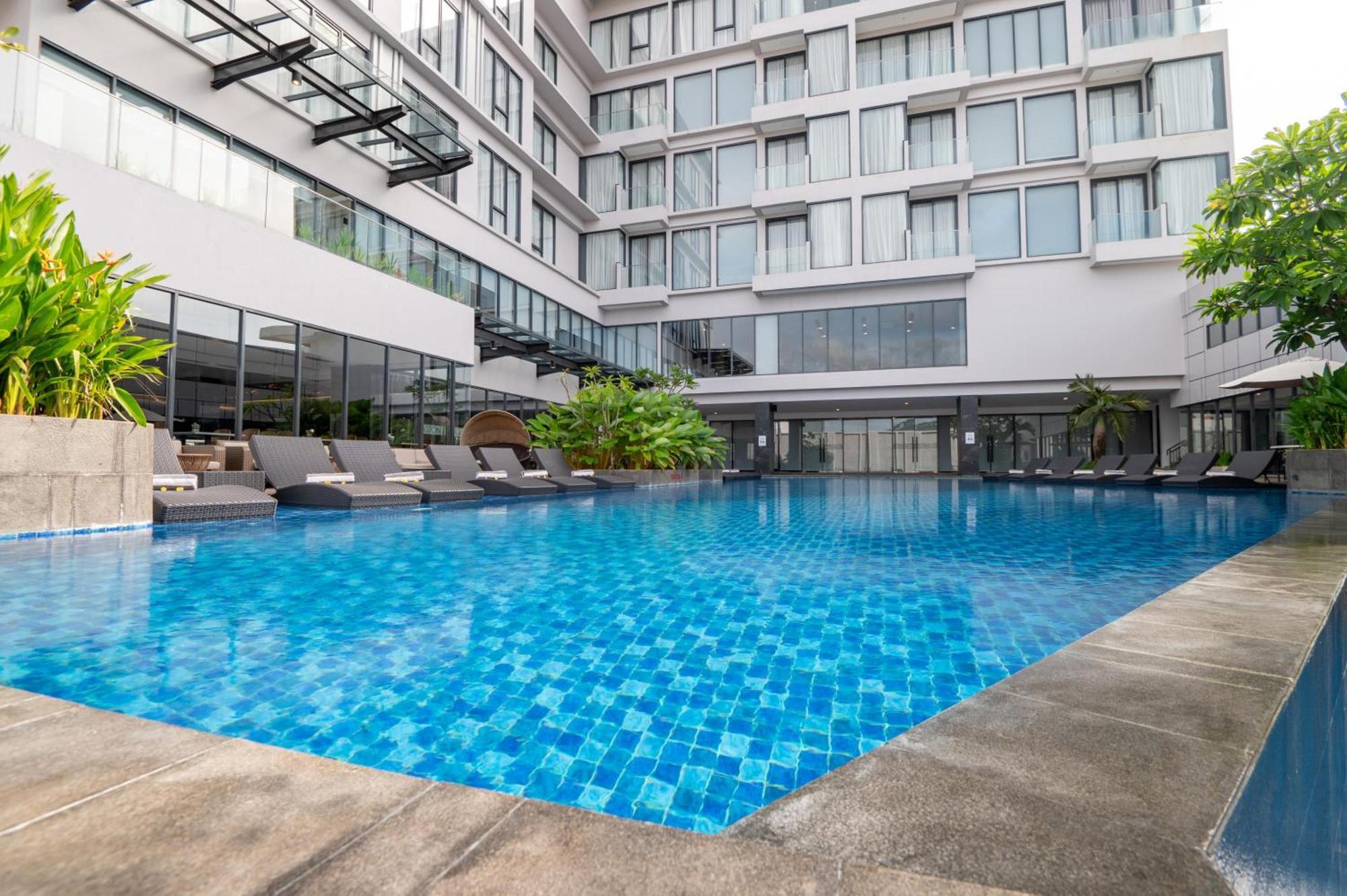 Aston Sorong Hotel & Conference Center エクステリア 写真