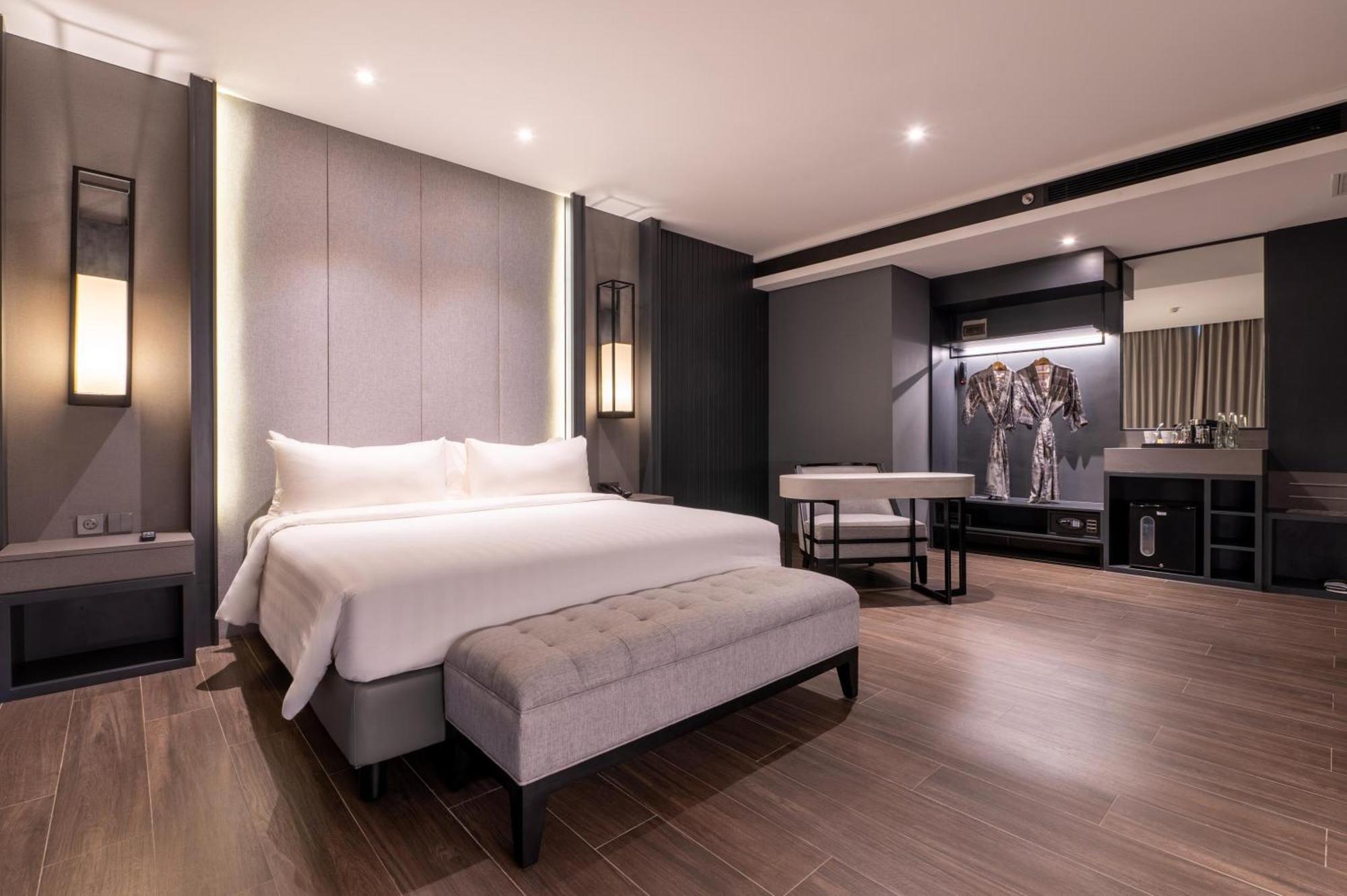 Aston Sorong Hotel & Conference Center エクステリア 写真