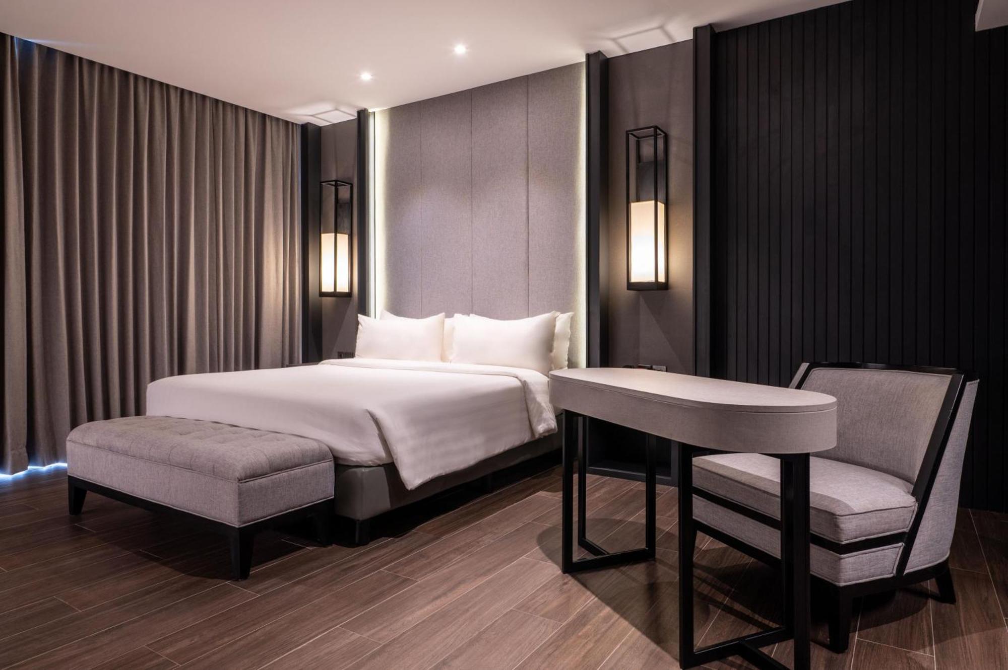 Aston Sorong Hotel & Conference Center エクステリア 写真