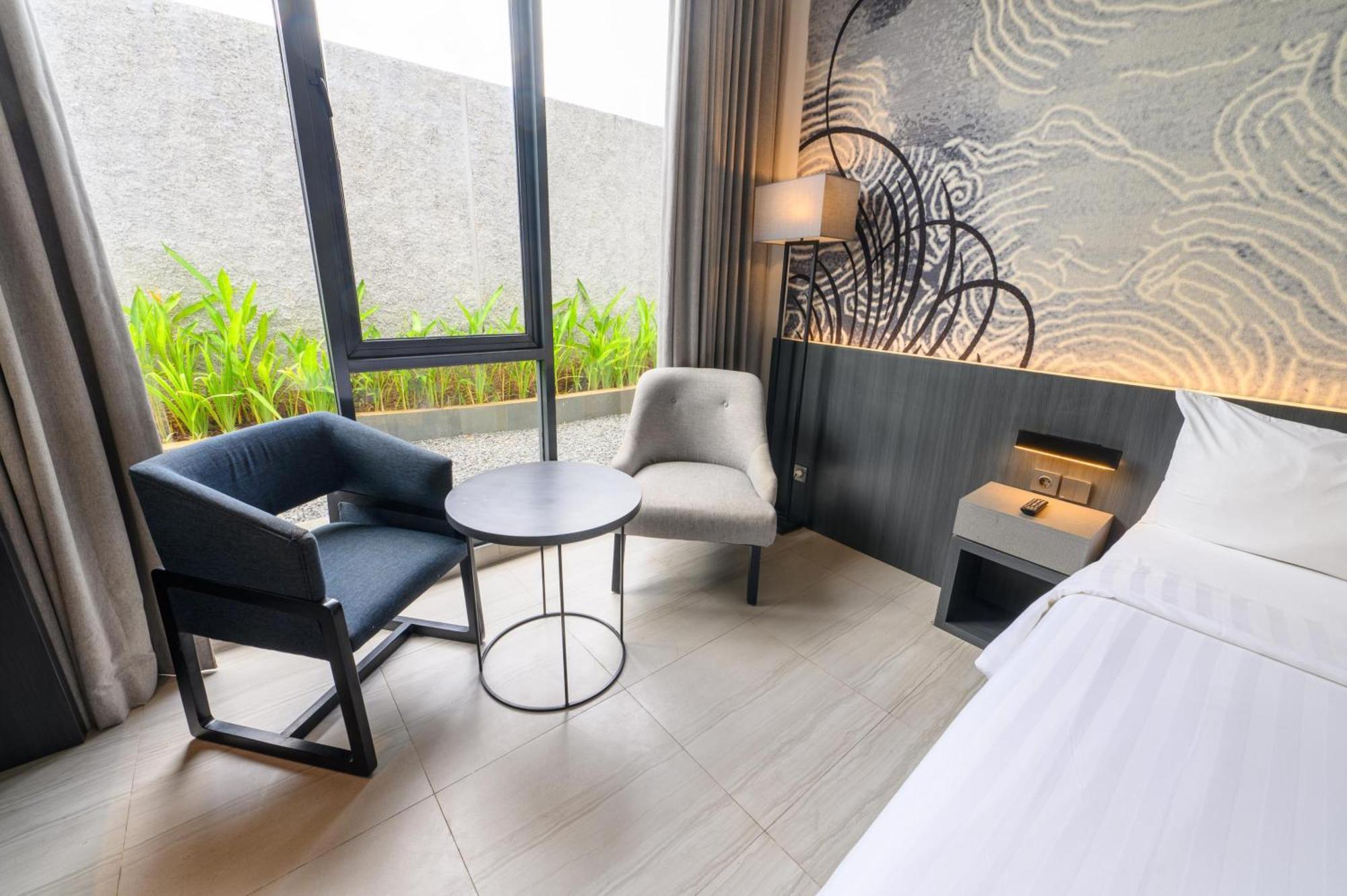 Aston Sorong Hotel & Conference Center エクステリア 写真